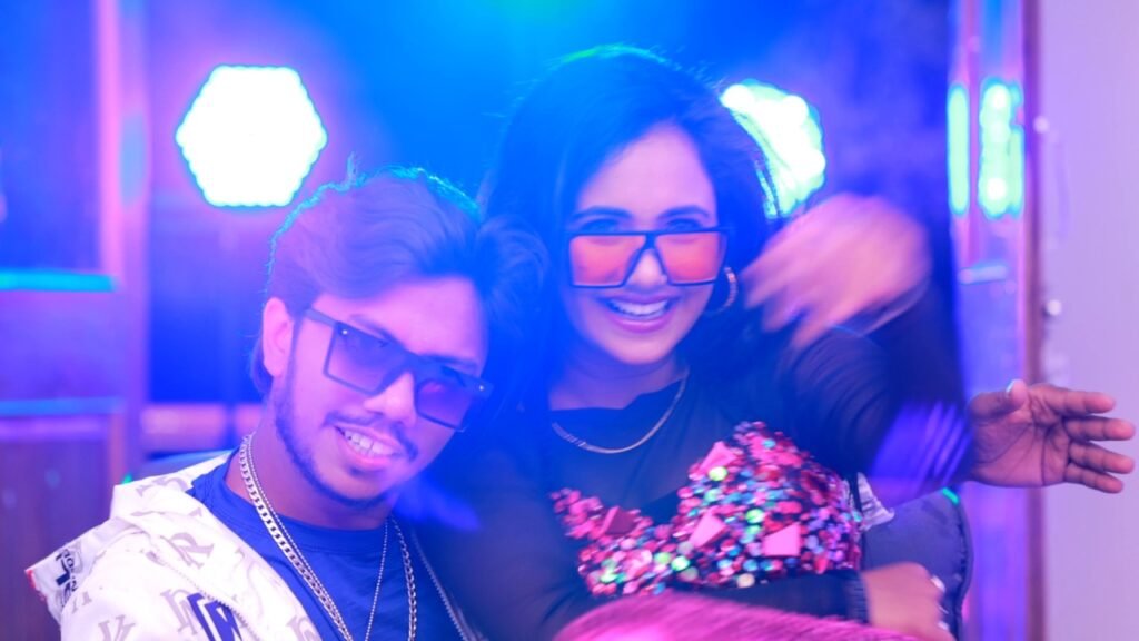 सुमित सिंह चन्द्रवंशी के बवाल गाने "ताजमहल बनवादी" पर बनी हजारों रील