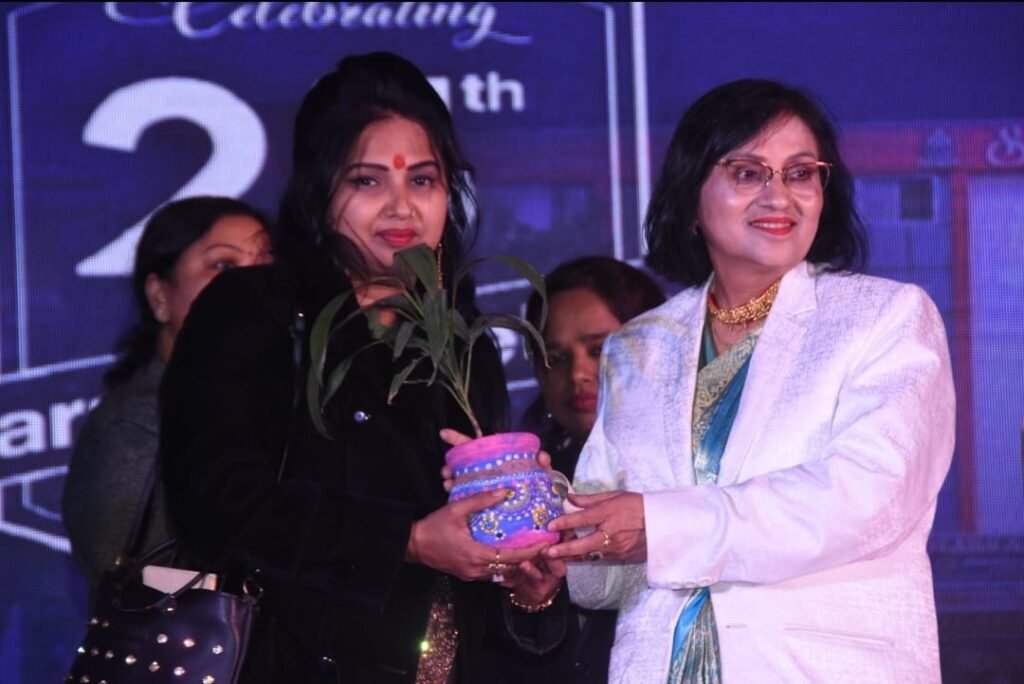 स्कॉलर्स अबोड स्कूल, पटना के 26 वें वार्षिकोत्सव पर डा. नम्रता आनंद सम्मानित