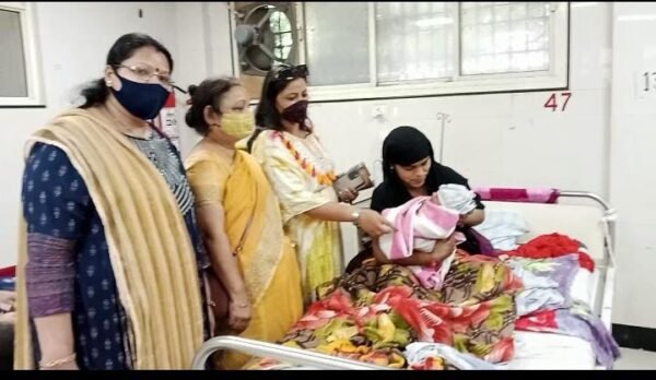 बच्चों की सेहत के लिए स्तनपान जरूरी है