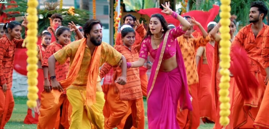 बोलबम गीत 'ले ले अइहा सेनुरवा सइयां देवघर से' में लवली काजल ने देवघर से मंगवाया सिंदूर