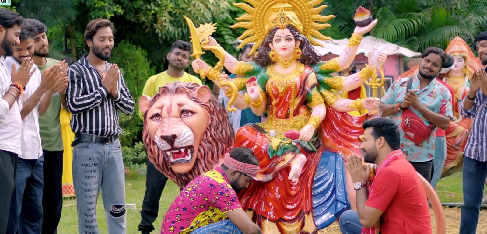 दशहरा से पहले आया रितेश पांडे का देवी गीत 'नियरा गइल दशहरवा' वर्ल्डवाइड रिकार्ड्स से