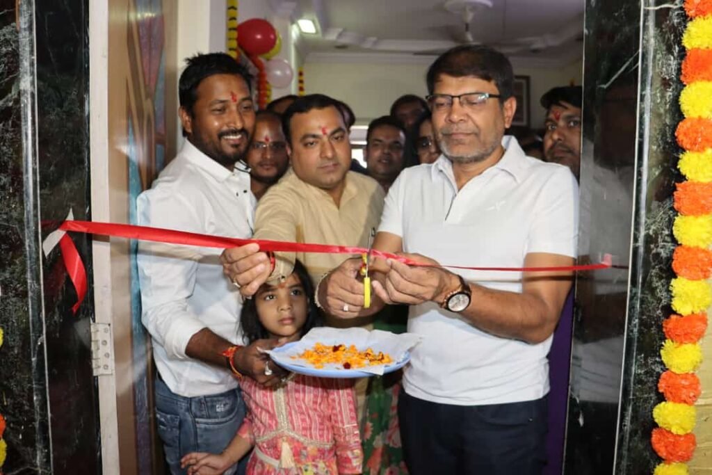 एसआरके म्यूजिक के एमडी रोशन सिंह के हाथों हुआ कुकी इंटरनेशनल फिल्म्स व कैलटेक्स इंटरनेशनल फिल्म्स की ऑफिस का ओपनिंग